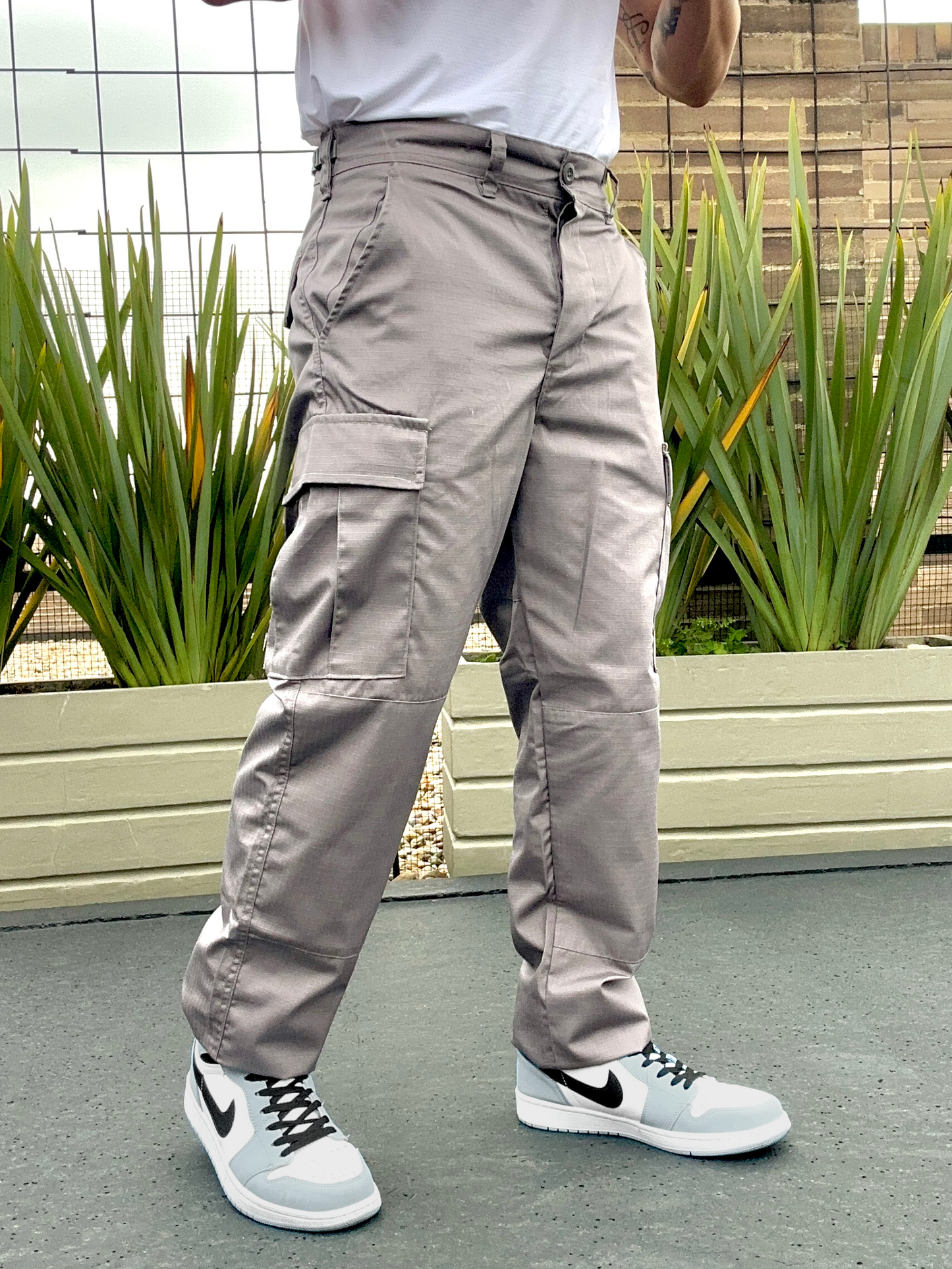 Pantalon Táctico Cargo Gris